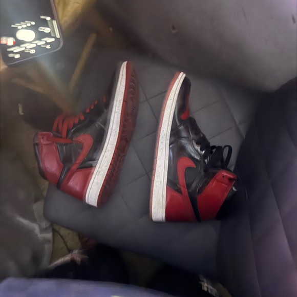 Jordan 1 og breds and Red High-Top Sneakers - Picture 3 of 3